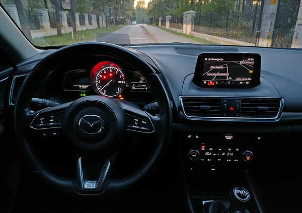 Mazda 3 cena 64444 przebieg: 123400, rok produkcji 2019 z Żyrardów małe 781